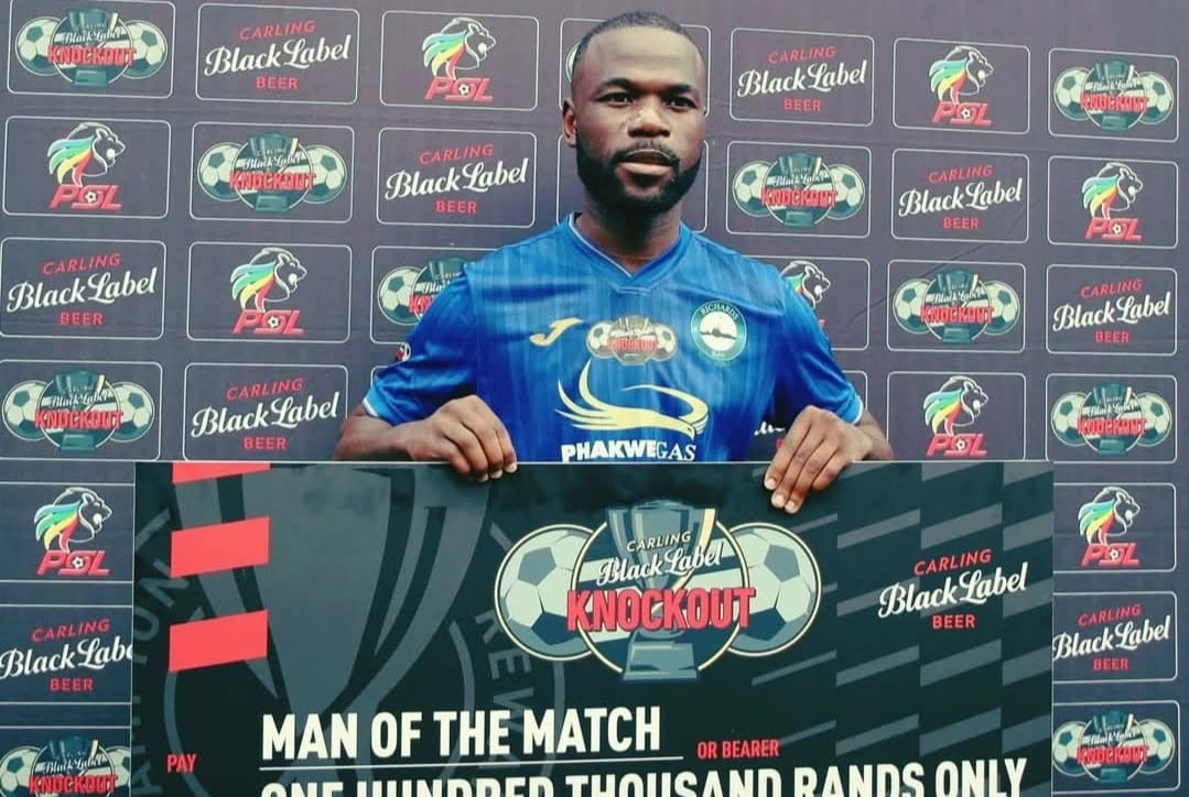 Knox Mutizwa after winning a Carling Knockout Cup MOTM award at Richards Bay FC