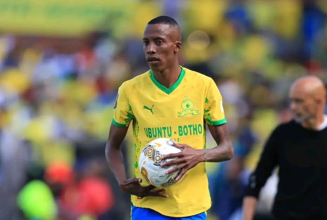 Divine Lunga in action for Mamelodi Sundowns