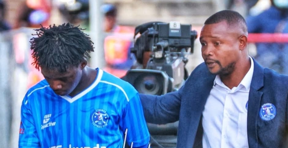 Anotida Gwatidzo and Genesis Mangombe at Barbourfields Stadium