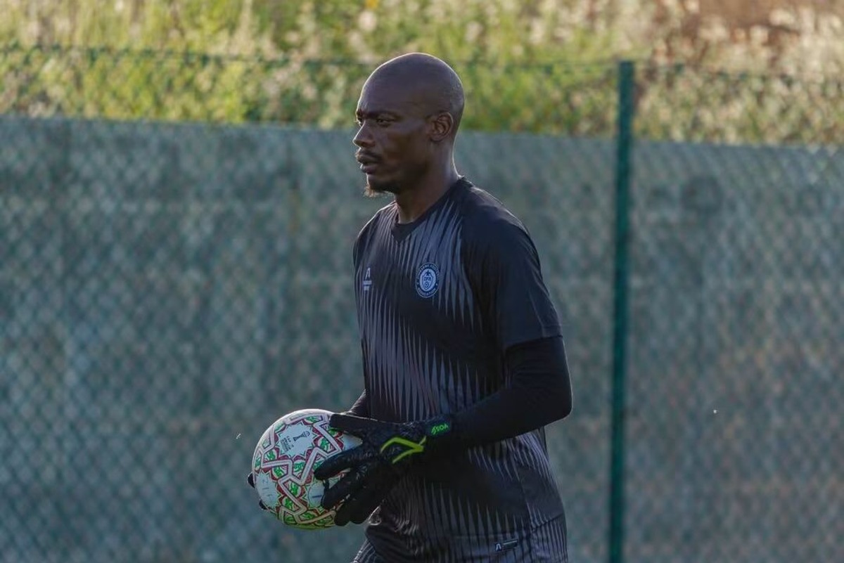 Elvis Chipezeze in Warriors camp