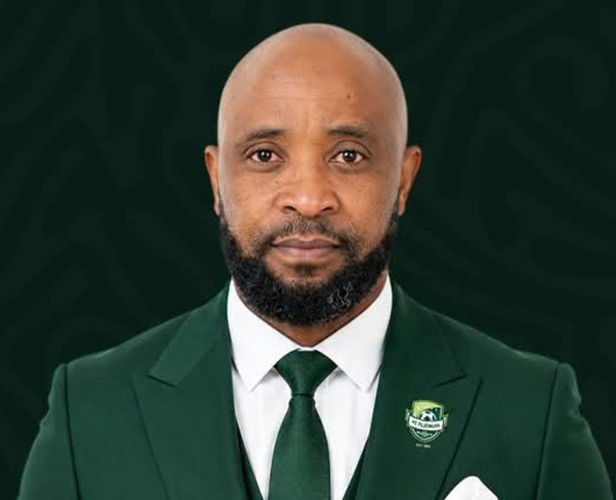 Thabo Senong FC Platinum coach Thabo Senong