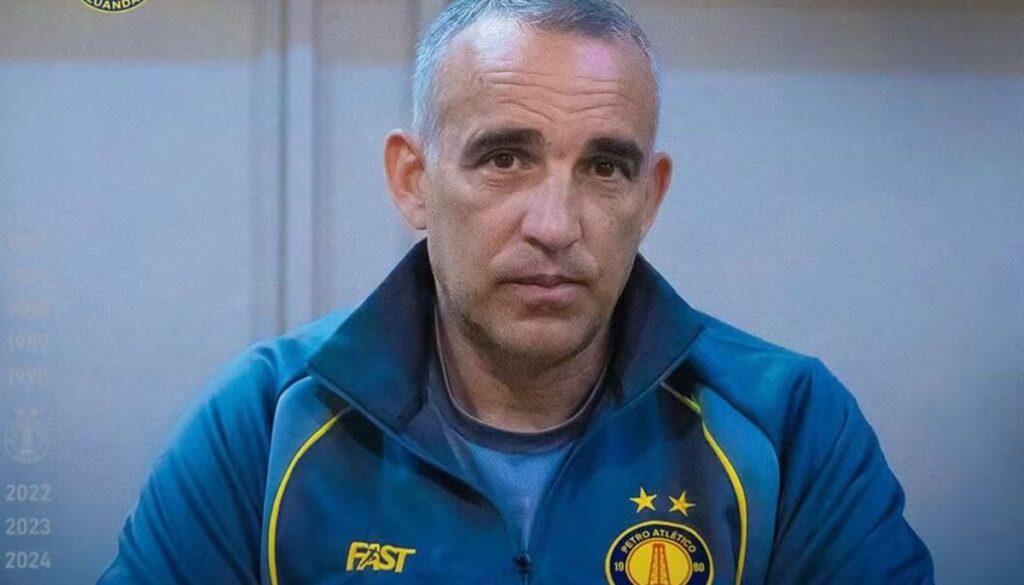Petro Luanda head coach João Pedro Sousa